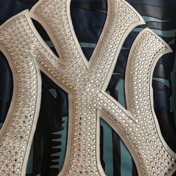 JH Beautiful NY Yankees New Jacket - Picture 4 of 10